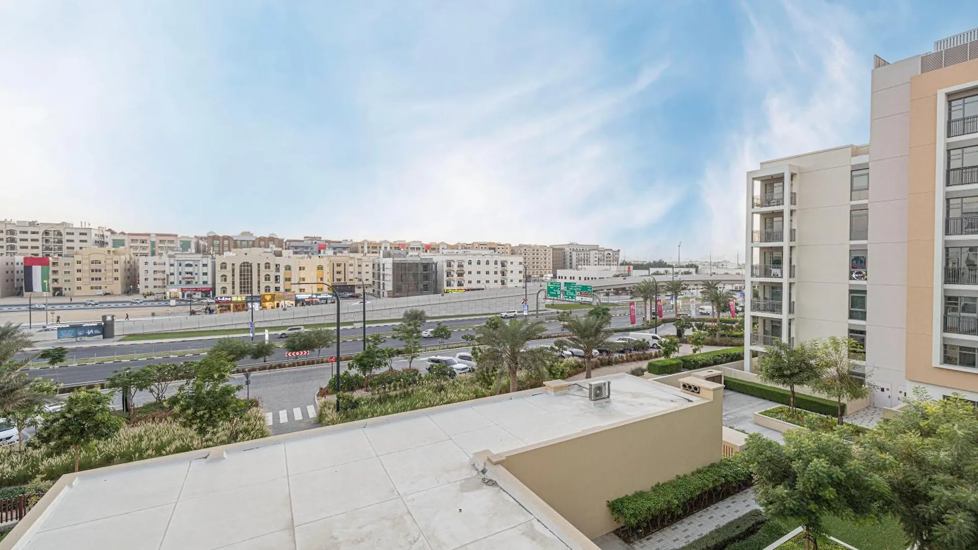 Appartamento 1Br Forest Blues By Blue Cloud Holidays Sharjah