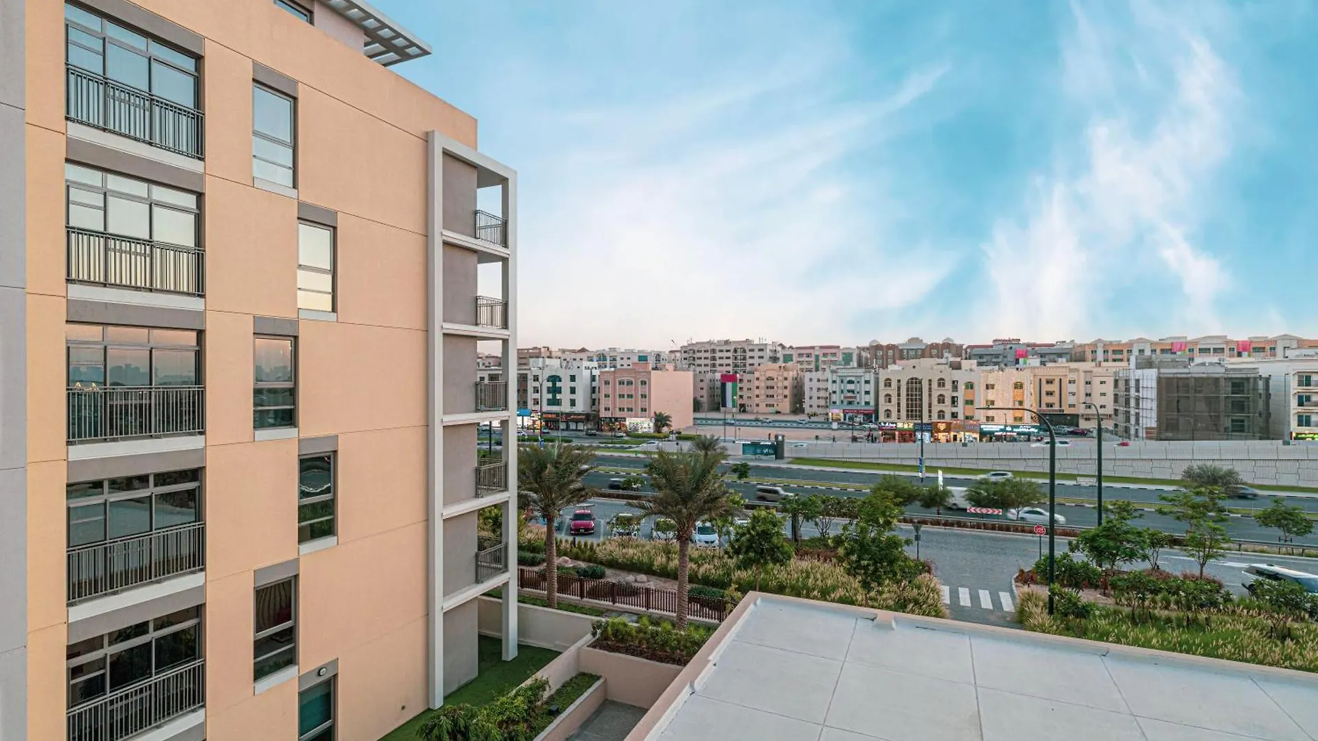 1Br Forest Blues By Blue Cloud Holidays Sharjah 0*,  Emirati Arabi Uniti